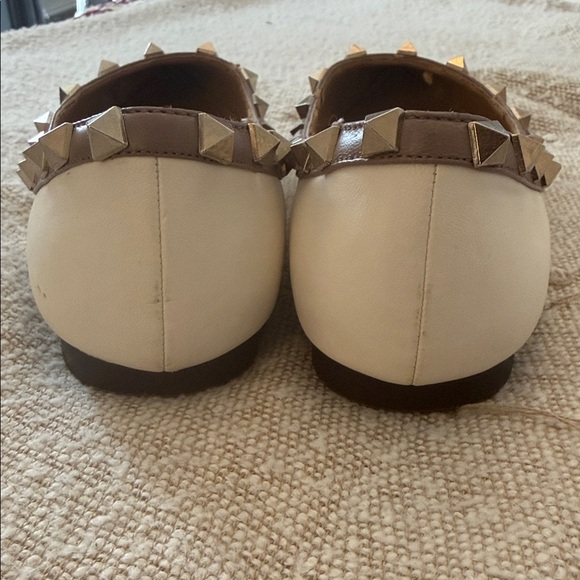 Valentino Women's Cream Rockstud Flats - Picture 5 of 11